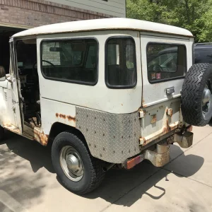 Driver's side back corner, curved glass